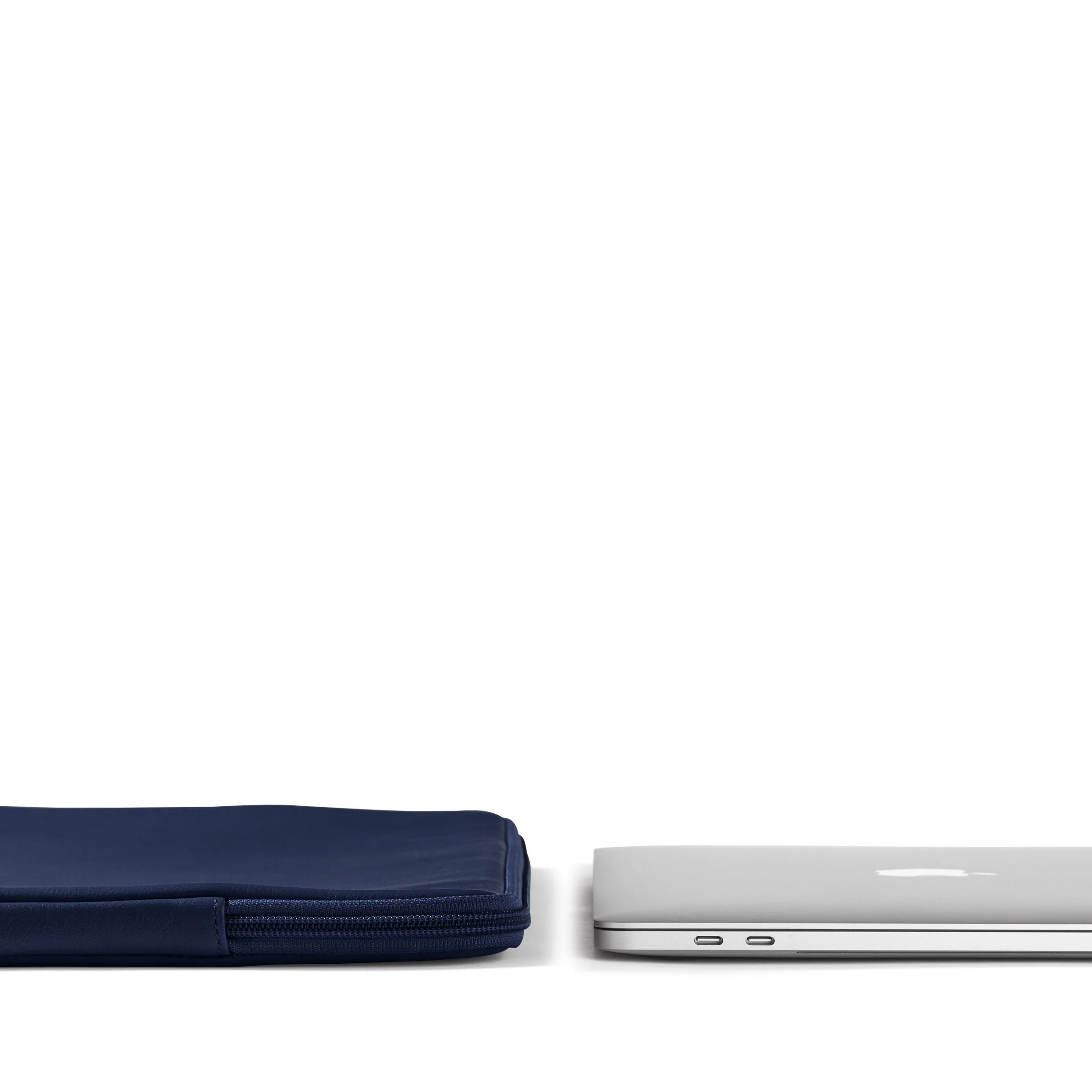 15/16 Inch MacBook Sleeve Navy Blue - Image 3