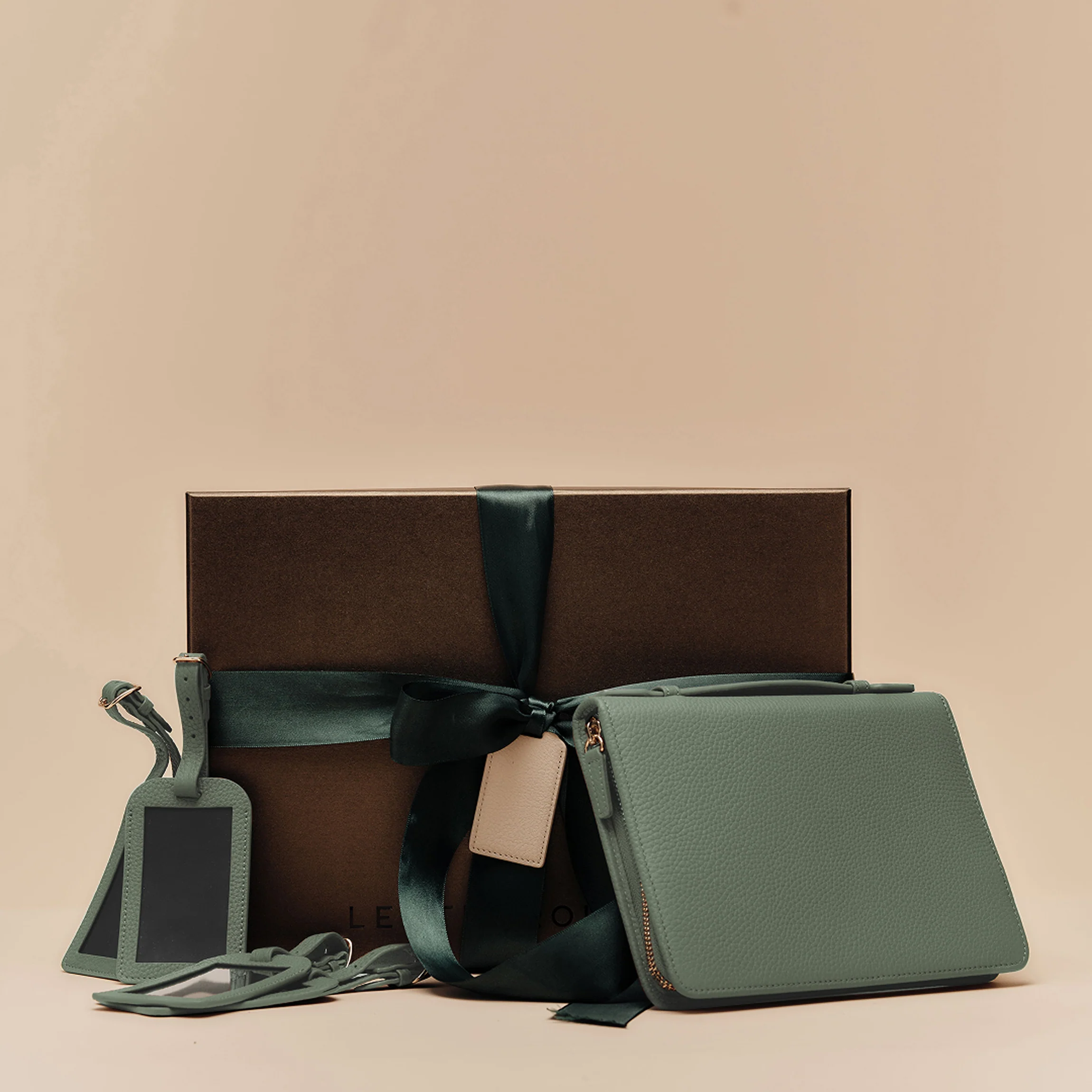 Family Travel Essentials Gift Set Moss