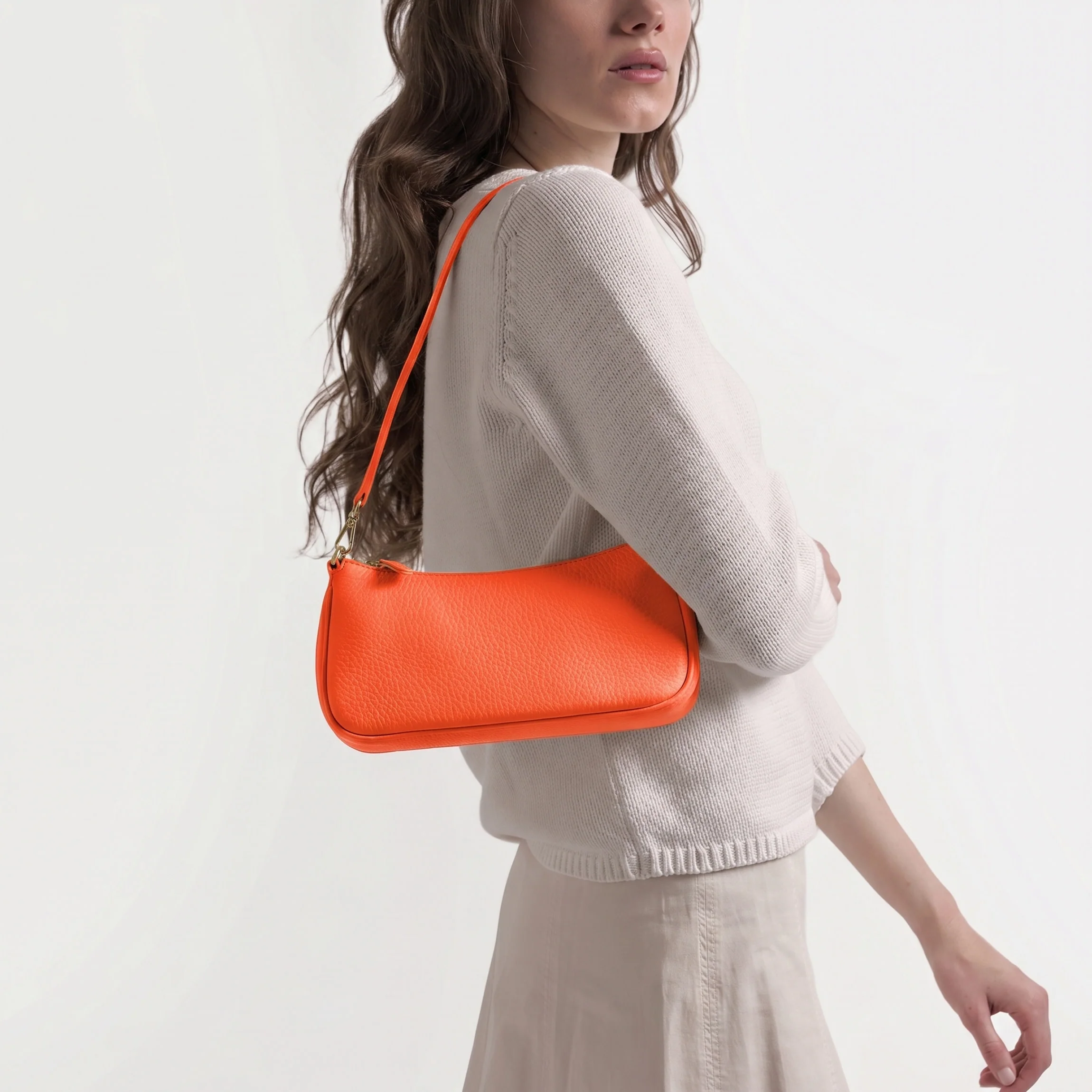 Greta Chain Small Pochette Clementine - Image 3