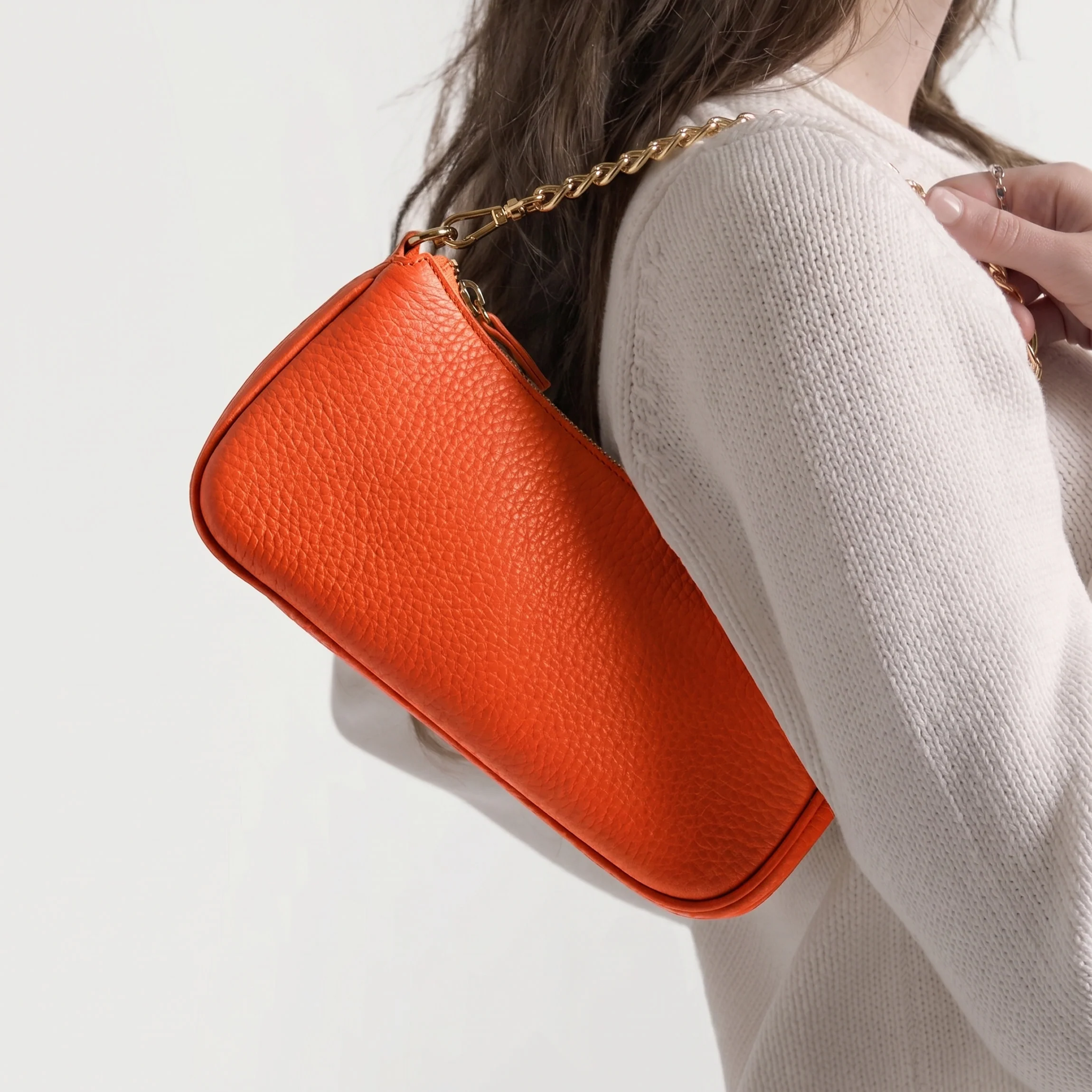 Greta Chain Small Pochette Clementine - Image 4