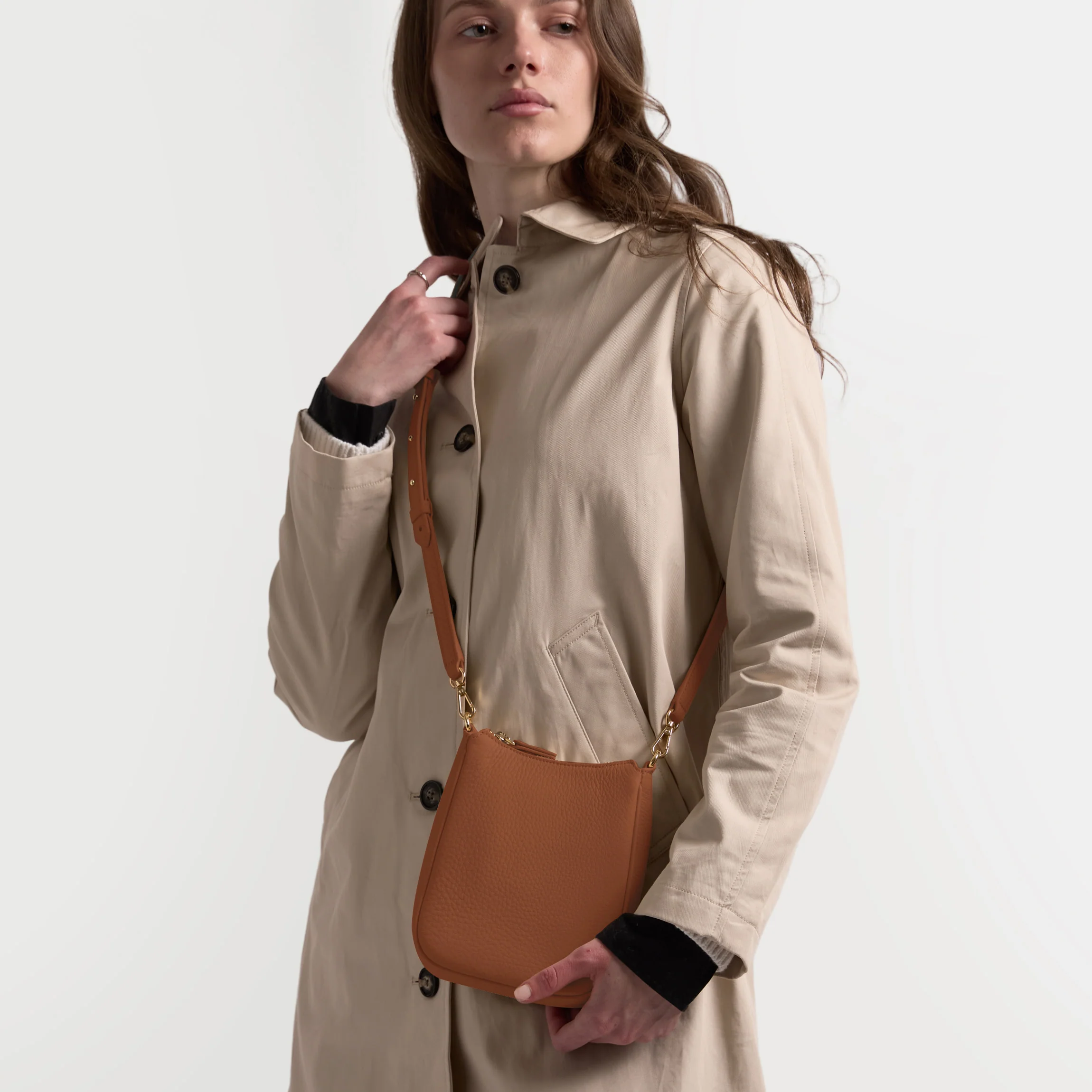 Greta Chain Vertical Sling Saddle Brown - Image 2