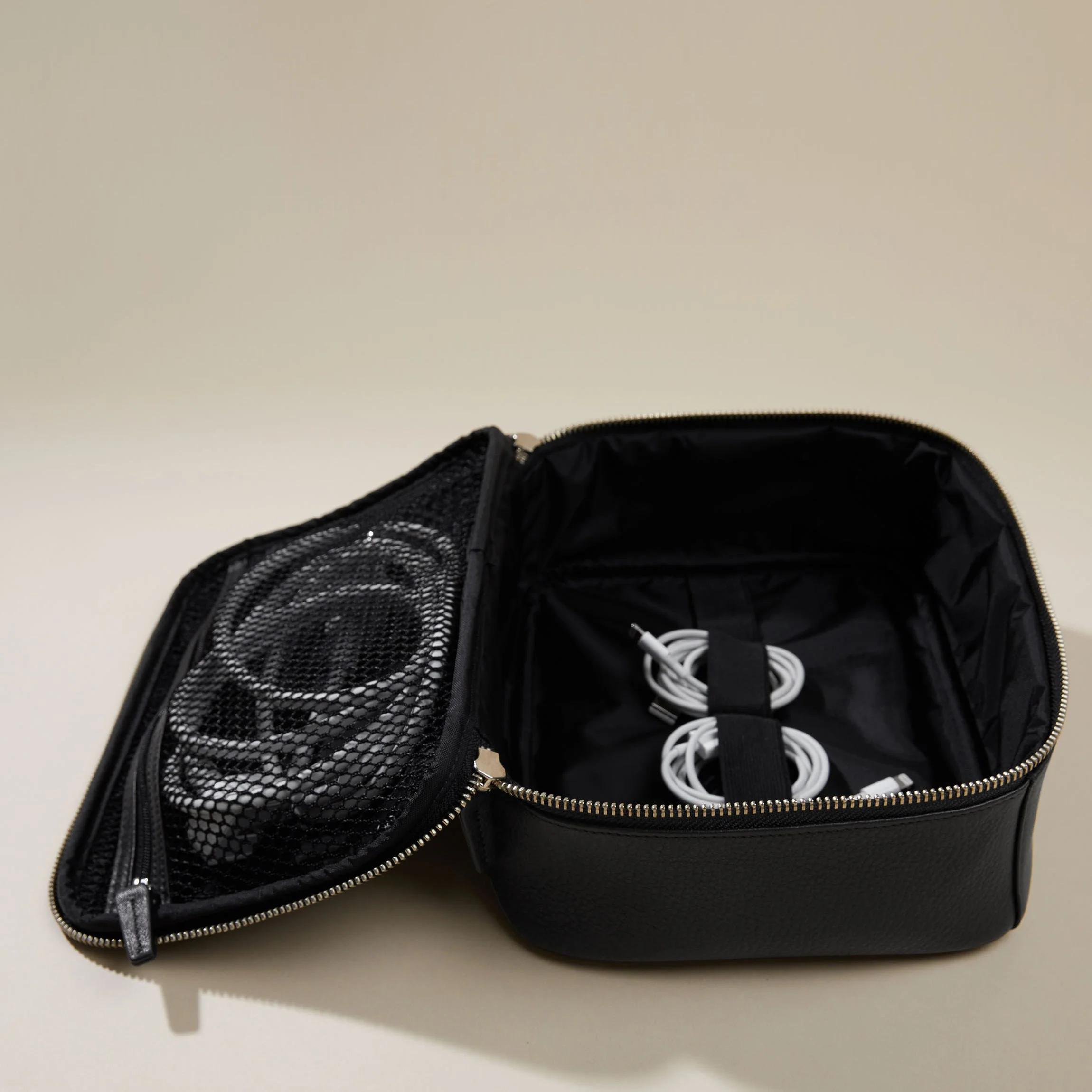 Large Tech Bag Organizer Black Onyx - Image 2