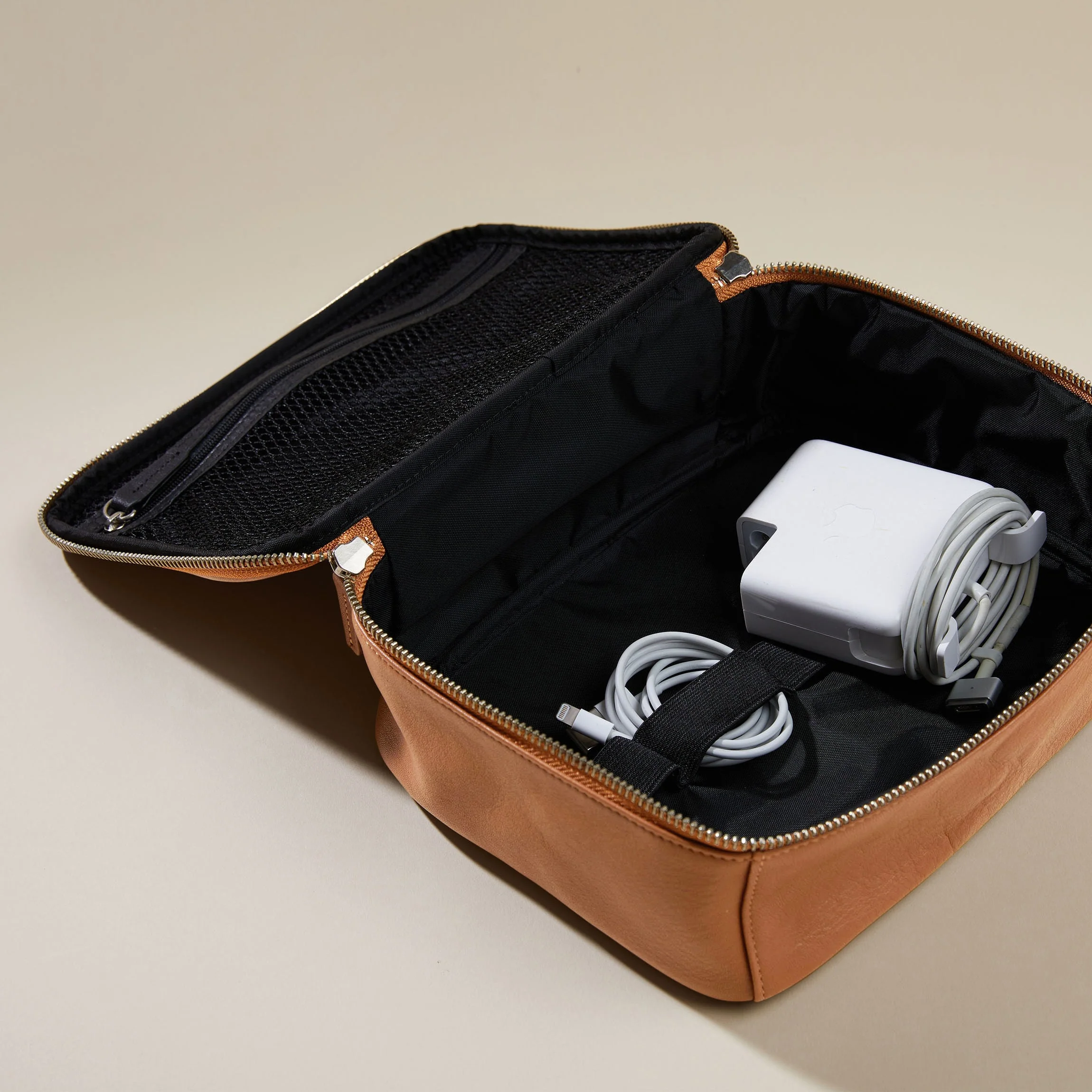 Large Tech Bag Organizer Cognac - Image 2