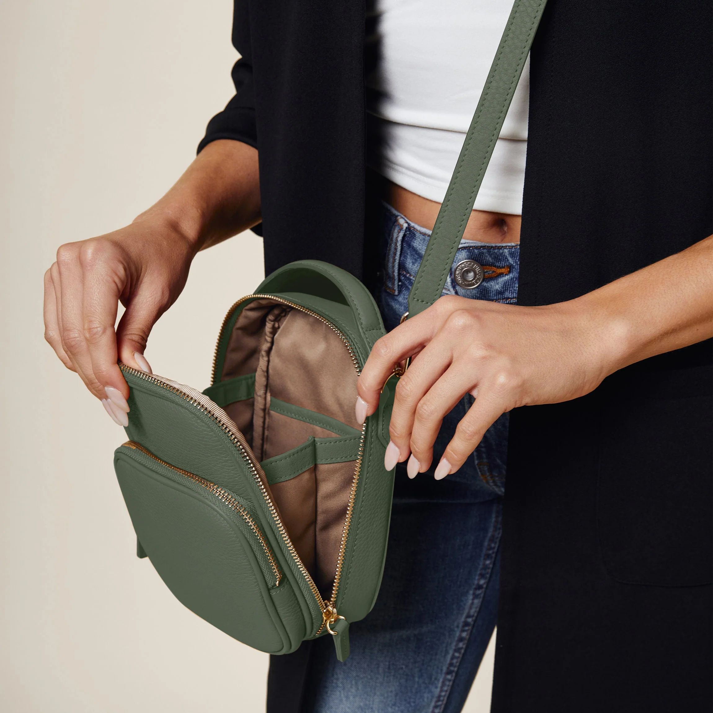 Meadow Small Sling Bag Moss - Image 2