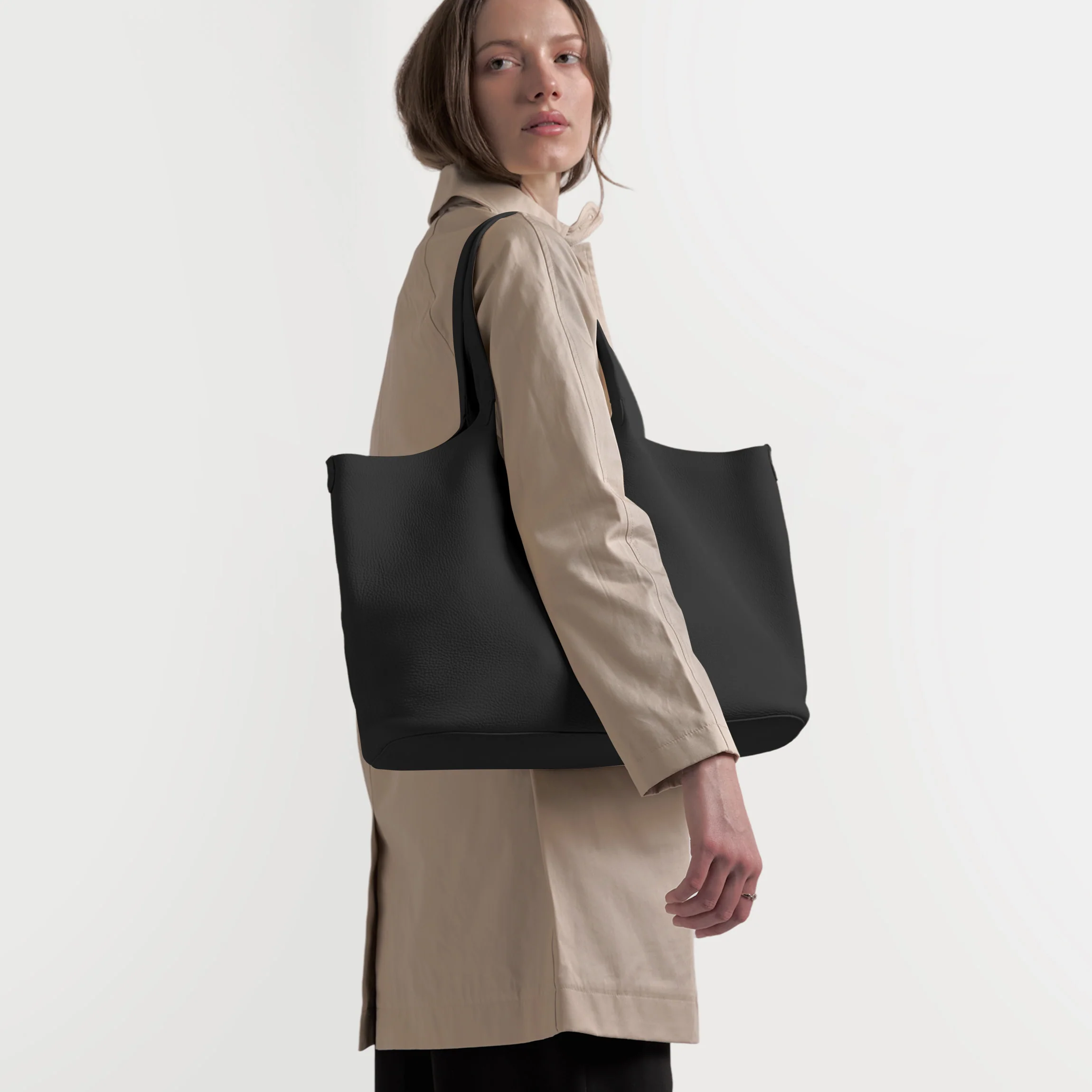 Mia Horizontal Tote Black Pebble - Image 2