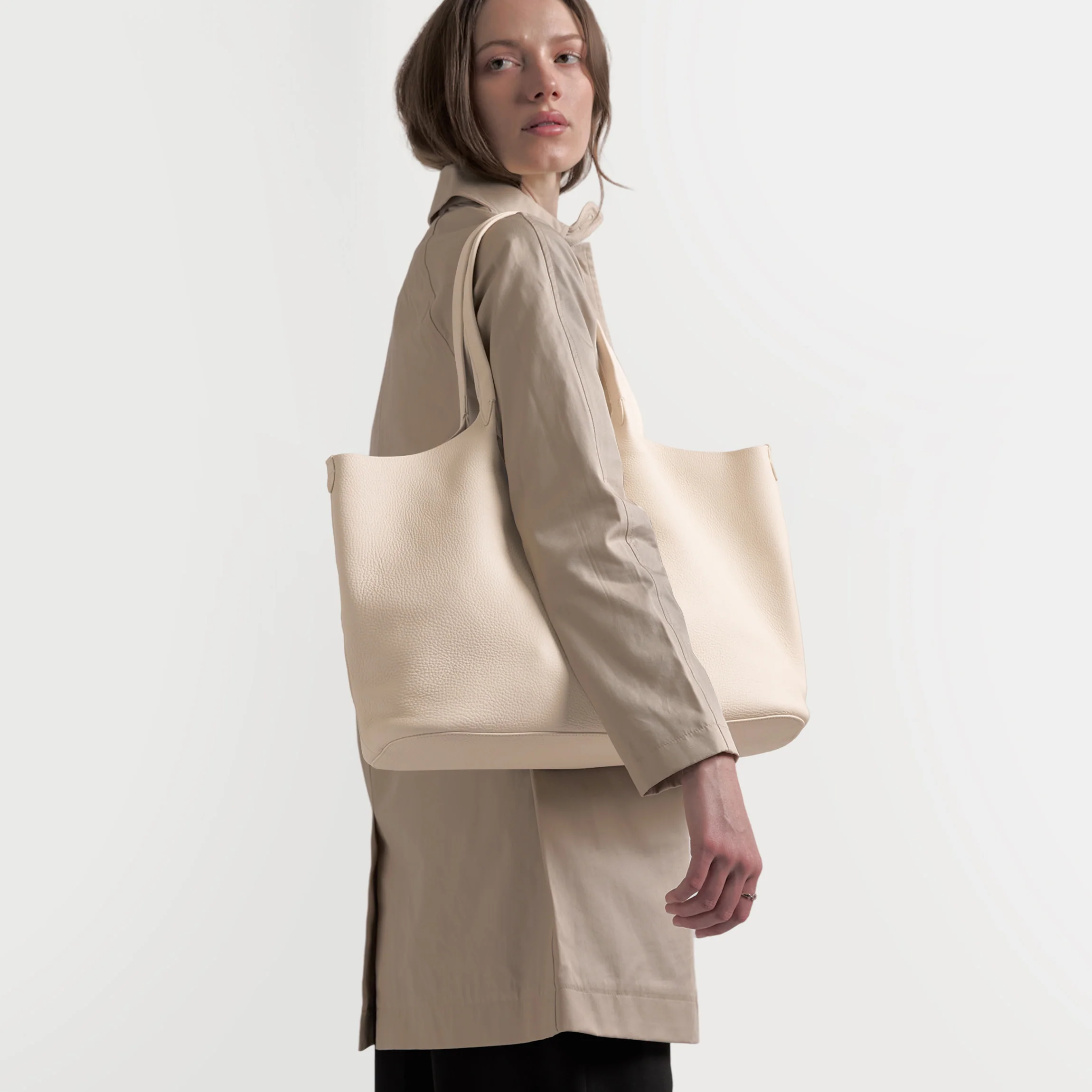 Mia Horizontal Tote Sand - Image 2