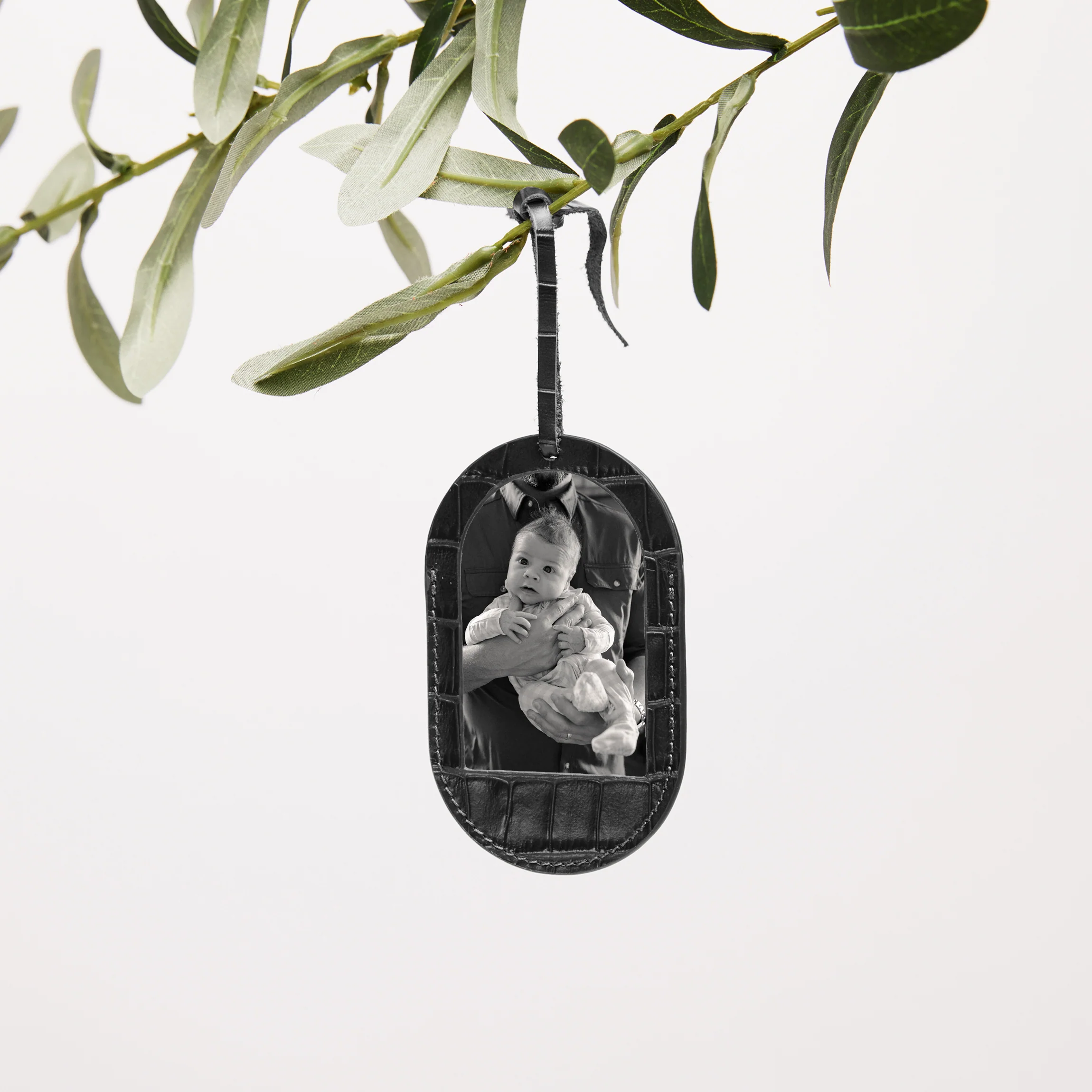 Oval Photo Frame Ornament Black Croc - Image 2