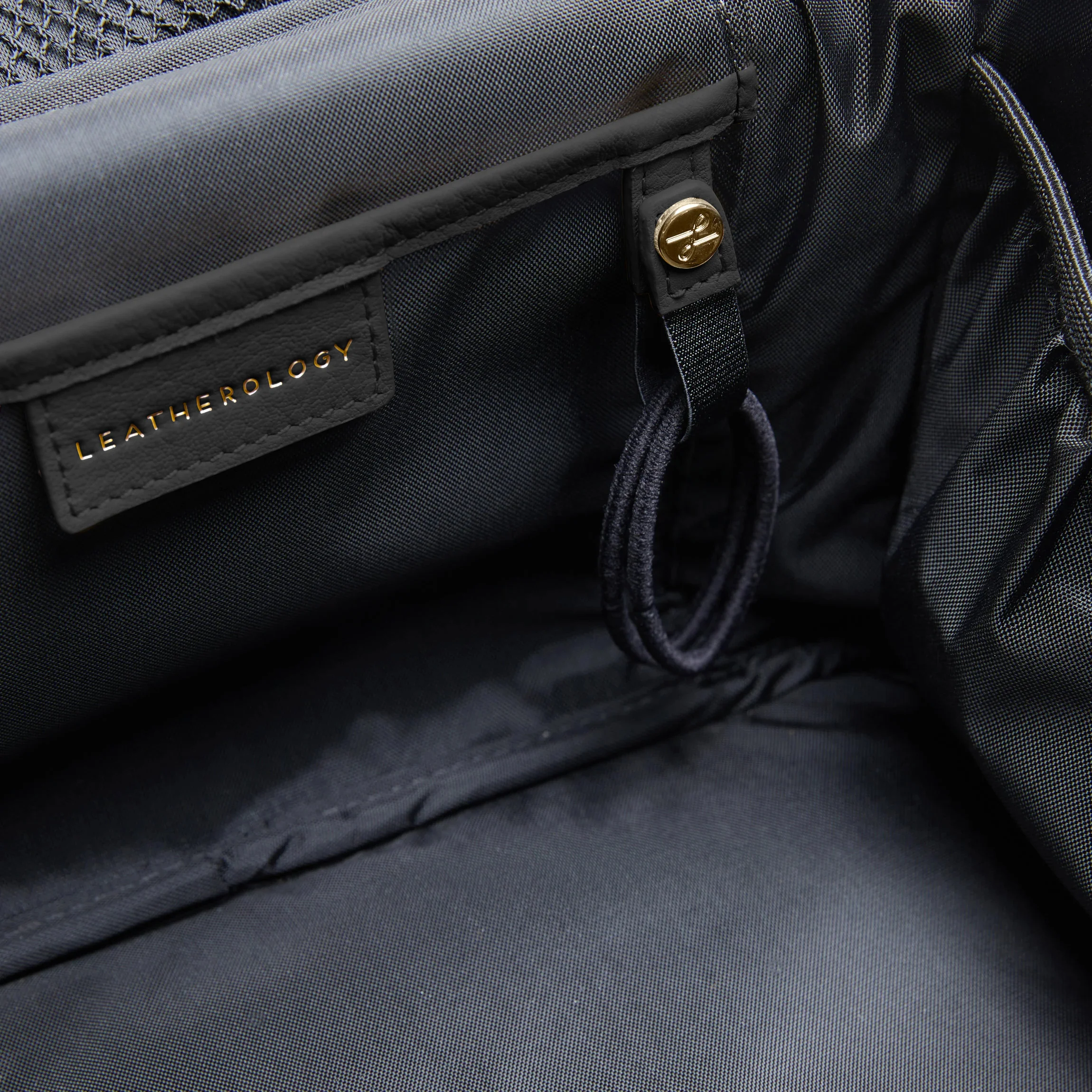 XL Train Case Black Pebble - Image 5